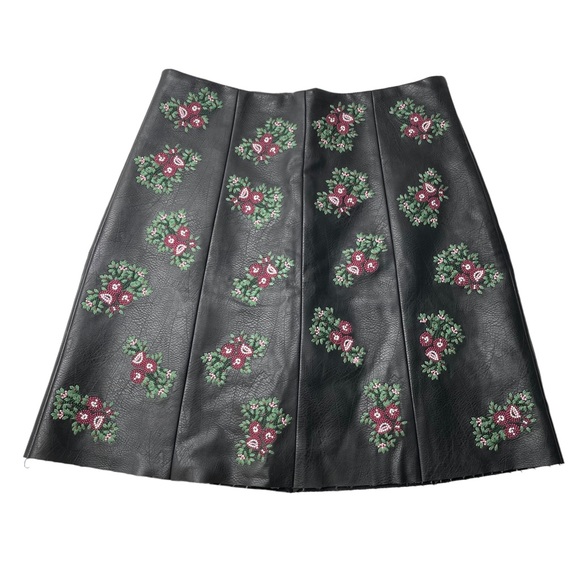 Club Monaco Dresses & Skirts - Club Monaco Faux Leather Skirt Black A-Line Floral Print, Size 4